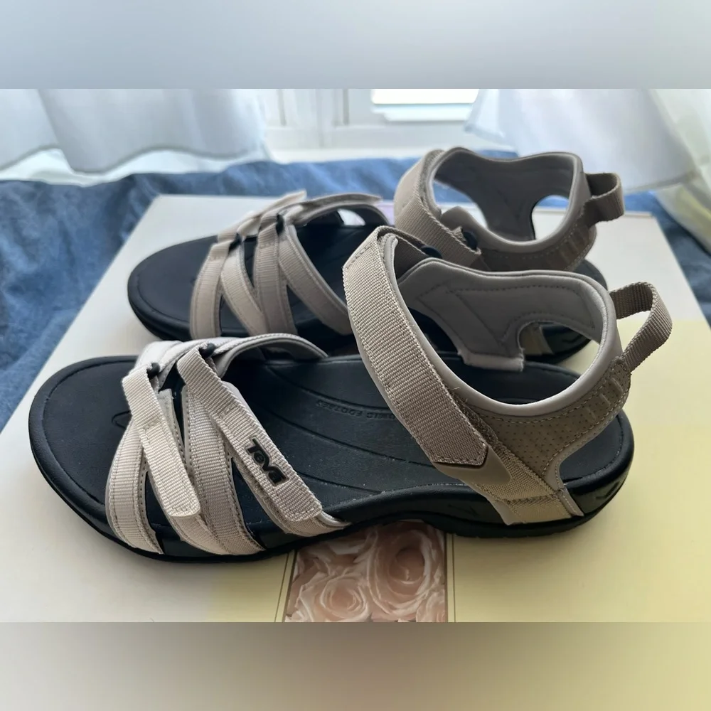 Brand New Teva Women's Tirra Sport Hiking Sandal, never worn!! So comfy! Sze 9❤️ - Picture 4 of 12